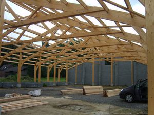 portique en bois lamellé-collé 1