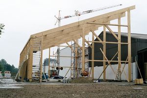 portique en bois lamellé-collé 1