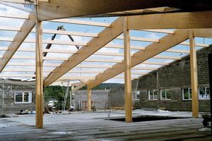portique en bois lamellé-collé 1