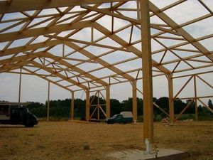 portique en bois lamellé-collé
