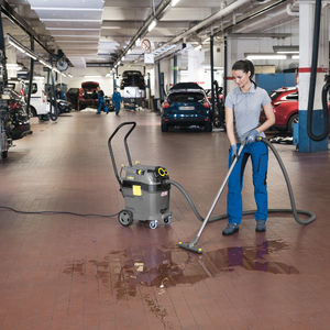 aspirateur professionnel