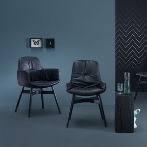 chaise contemporaine 1