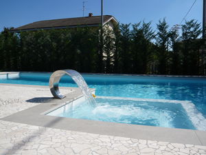 fontaine de piscine