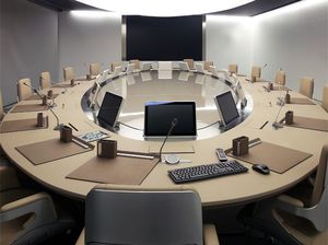 table de conférence contemporaine