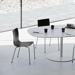 chaise contemporaine / tapissée / piètement standard / en cuir