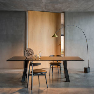ensemble table et chaises contemporain
