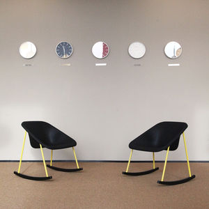 fauteuil contemporain / en polyester / à bascule
