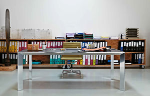 table contemporaine