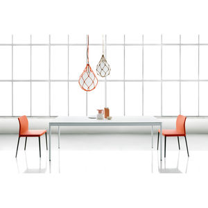 table contemporaine