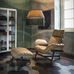 repose-pied contemporain 1