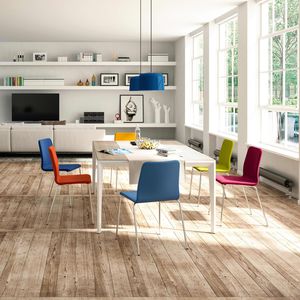 chaise contemporaine / tapissée / avec accoudoirs / empilable