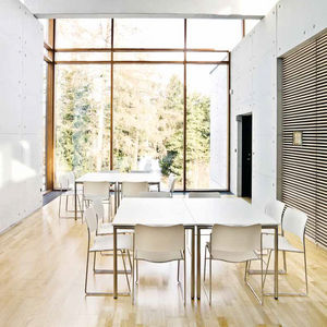 table à manger contemporaine / en stratifié / en mélaminé / en linoléum