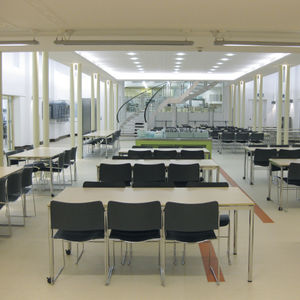 table de conférence contemporaine