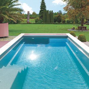 piscine coque / enterrée / en céramique / d'extérieur