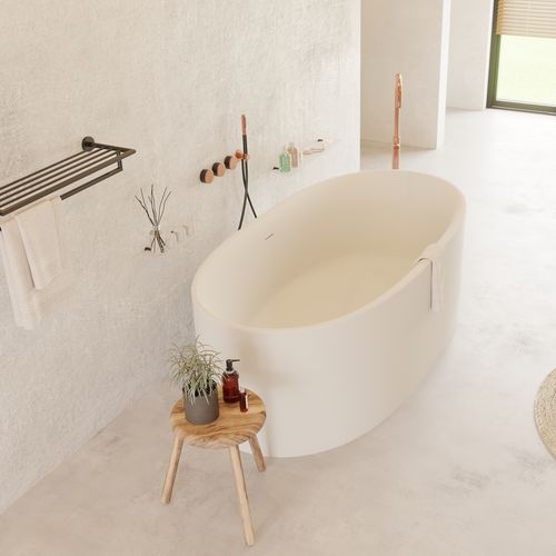 Baignoire ovale - 290229 SOLIDCLIFF - IDEAVIT B.V - en îlot / à usage professionnel / en Solid Surface