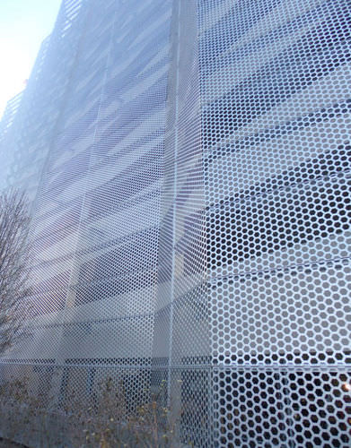Tôle perforée - HENDRICK MANUFACTURING - déployée / en aluminium / de façade