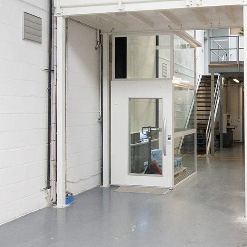 Monte-charge pour fortes charges - A8000 - Cibes Lift AB - de faible encombrement / industriel / pour bureau