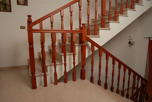 Garde-corps en bois - Ci. Erre Scale - à barreaux / d'intérieur / pour escalier