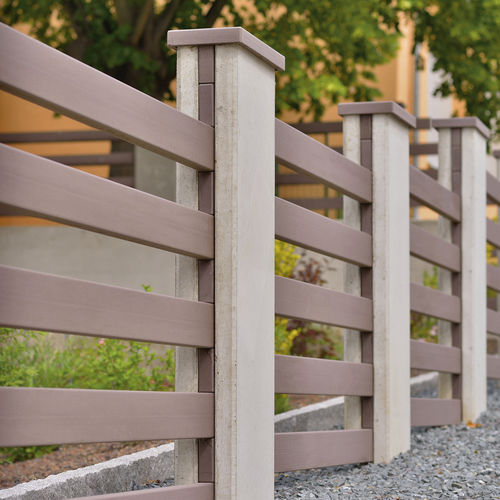 Clôture à barreaux - megawood by NOVO-TECH - de jardin / pour espace public / pour terrain de sport