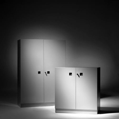 Armoire de classement basse - ARPA - Iduna S.A. - en bois / avec porte battante / à portes coulissantes