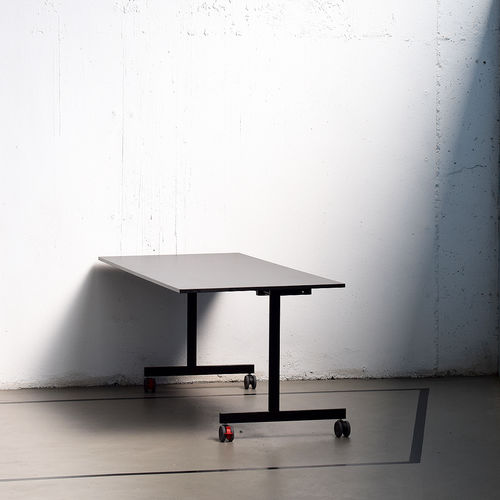 Table d'enseignement contemporaine - NESTER - Iduna S.A. - en stratifié / avec piètement en métal / rectangulaire