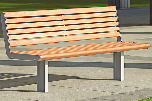 Banc public contemporain - PARIBUS - Gem. Westeifel Werke GmbH - en bois de feuillus / en acier galvanisé / en acier à revêtement par poudre