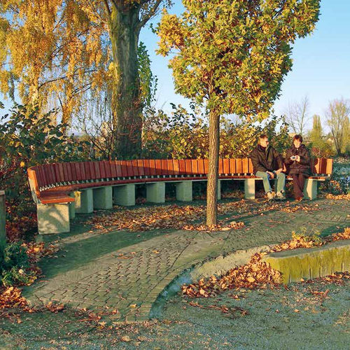 Banc public classique - Kyllburg - Gem. Westeifel Werke GmbH - en acier galvanisé / en bois de feuillus / avec dossier