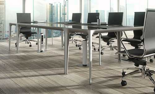 Table de réunion contemporaine - OPERA - NEWFORM Ufficio - en bois / en stratifié / professionnelle