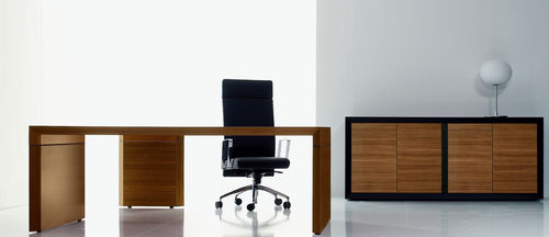 Bureau contemporain - SIMPOSIO - NEWFORM Ufficio - en bois / piétement en panneaux / professionnel