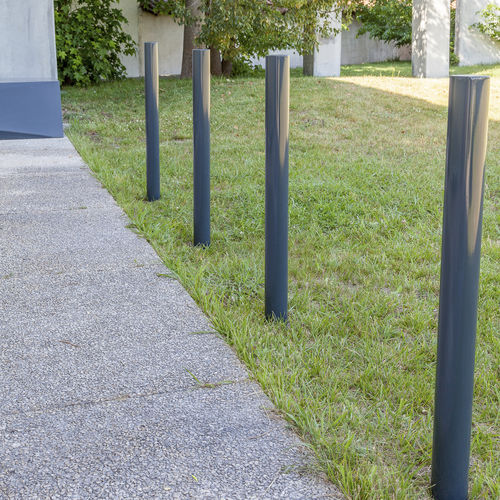 Borne de protection - BASIC : 351.RDF - SIT Urban Design - en fer / haute