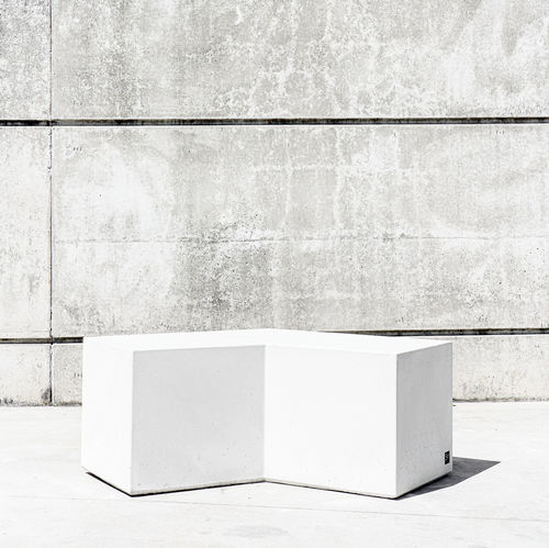 Banc public contemporain - FORM : 542 - SIT Urban Design - en béton