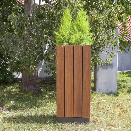 Jardinière en bois - WADE : 623 - SIT Urban Design - en fer / en hauteur / contemporaine