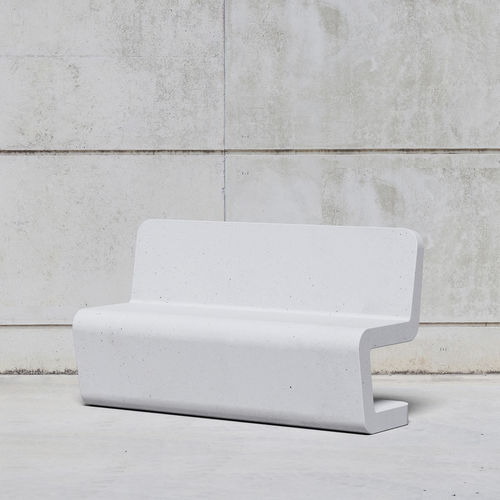 Banc public design minimaliste - FLOW: 440 - SIT Urban Design - en béton / avec dossier / sans accoudoirs