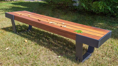 Banc public contemporain - Wade 626 - SIT Urban Design - en bois / en métal / sans dossier