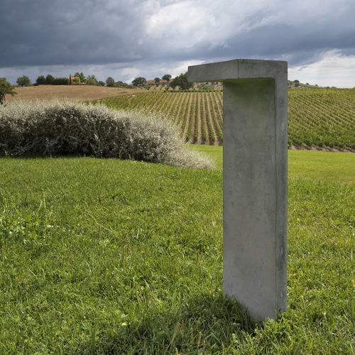 Borne d'éclairage urbaine - PASTORALE - Lucifero's - contemporaine / en aluminium / en béton