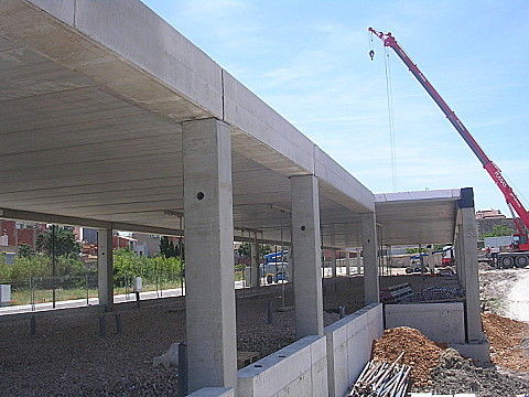Poutre en béton préfabriqué - Planas - en béton armé / rectangulaire