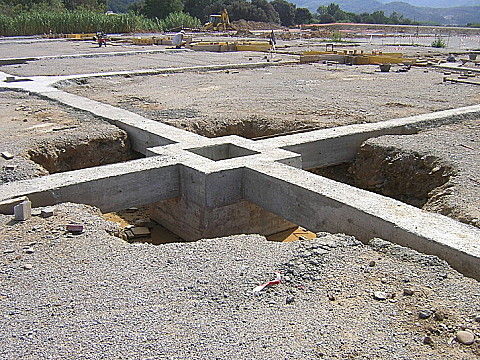 Longrine en béton armé - Planas - continue préfabriquée