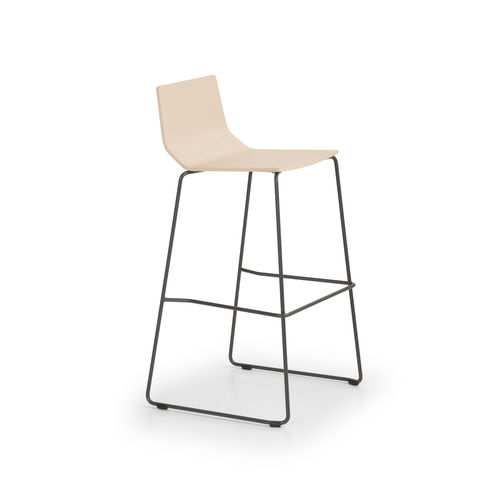 Chaise de bar contemporaine - MARINA - True Design srl - d'intérieur / en bois / en mousse de polyuréthane
