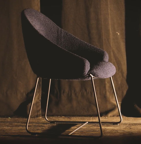 Chaise visiteur contemporaine - FENDER - True Design srl - d'intérieur / en mousse de polyuréthane / avec piètement en acier