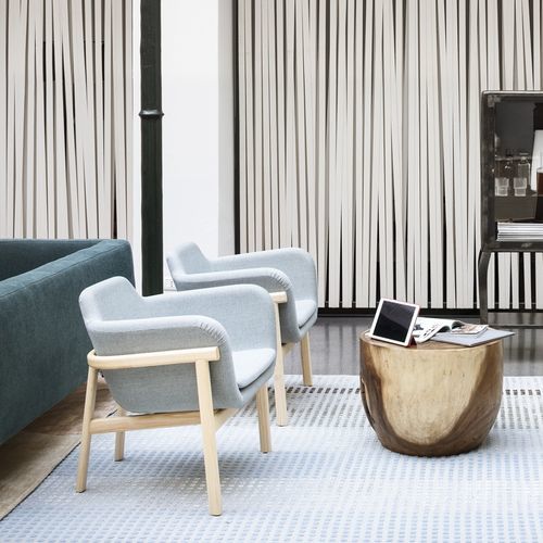Fauteuil visiteur contemporain - SLIGHT - True Design srl - en tissu / en mousse / en bois