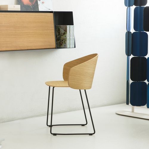 Chaise visiteur contemporaine - NOT - True Design srl - d'intérieur / en bois / avec piètement en acier