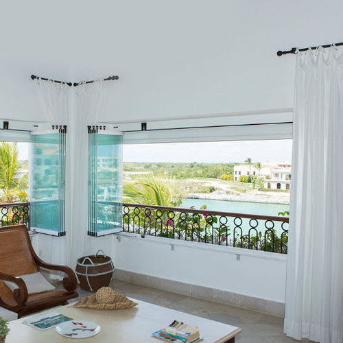 Fenêtre en aluminium - SEEGLASS ONE - C3 Systems SL - coulissante-empilable / bow-window / avec store intégré