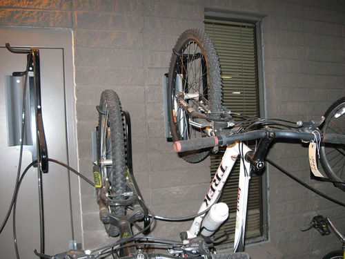 Range-vélo mural - FENDER RACK™ - CycleSafe - d'intérieur / en acier / professionnel