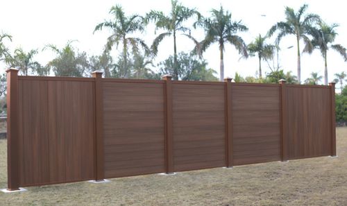 Clôture à panneaux - ULTRASHIELD® - newtechwood - résidentielle / en bois composite / contemporaine