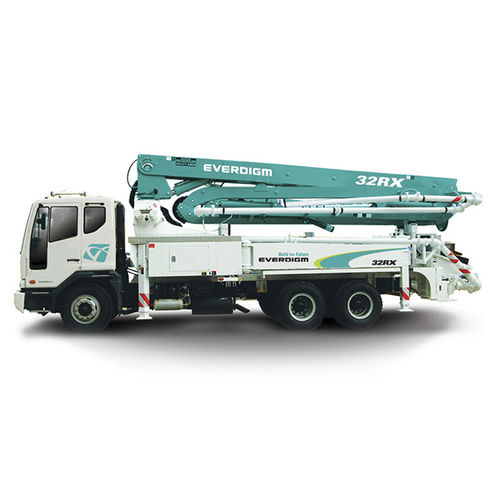 Pompe à béton mobile - ECP32RX - Everdigm Corp - montée sur camion