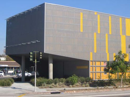 Brise-soleil en métal - AMICO - Alabama Metal Industries - pour façade / perforé