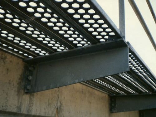 Caillebotis en métal - SAFETY-GRIP® - AMICO - Alabama Metal Industries - pour passerelle