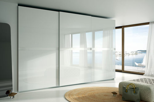 Armoire contemporaine - KANDOR - Lagrama - en verre laqué / à porte coulissante