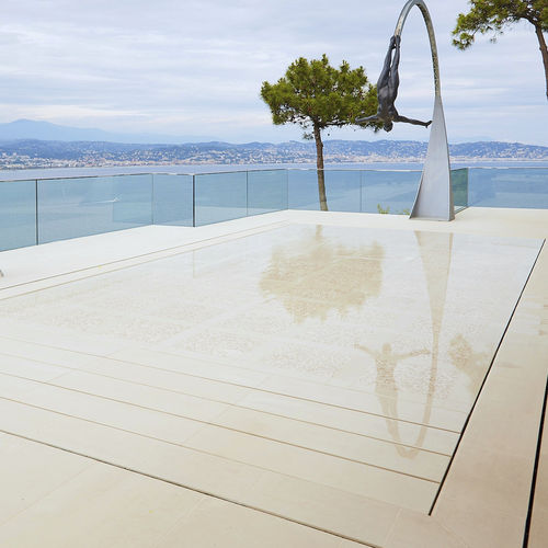 Fond mobile pour piscine en pierre - THEOULES SUR MER - AQUALIFT INDUSTRIE