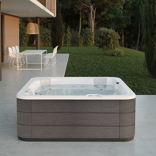 Spa hors-sol - MALEA - ASTRALPOOL - carré / 5 places / en bois